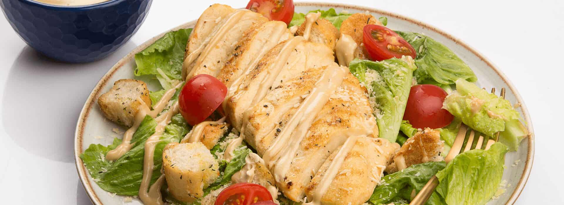 Ensalada César con pollo