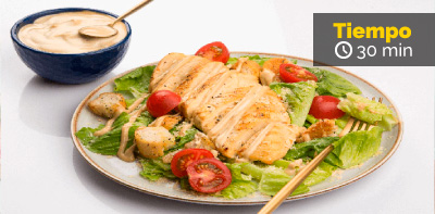 Ensalada César con pollo