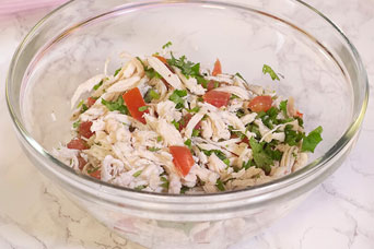 Ingredientes de pechuga desmechada