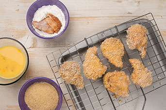 Cómo preparar bombones de pollo apanados
