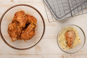 Pasos para preparar bombones de pollo apanados