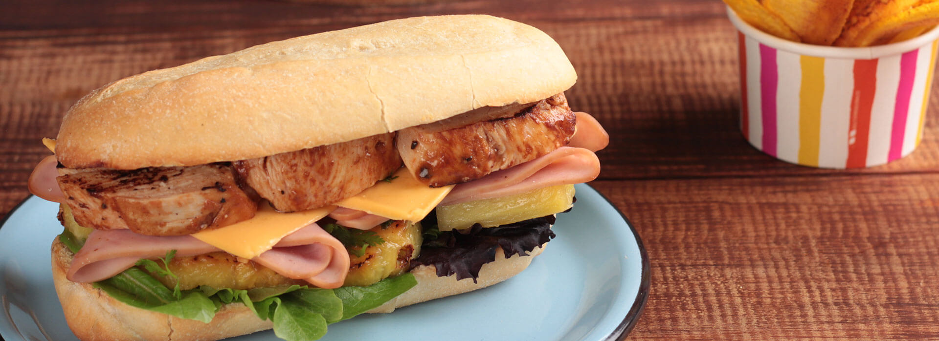 Prueba estos Sándwich de pollo hawaiano